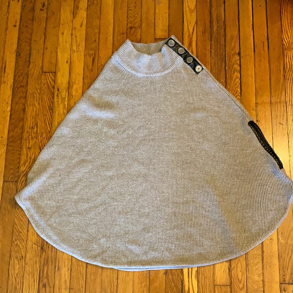 New York and Company sweater poncho sz L/XL